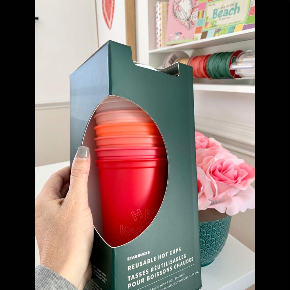 🆕🎄 Starbucks reusable hot cups 🎄